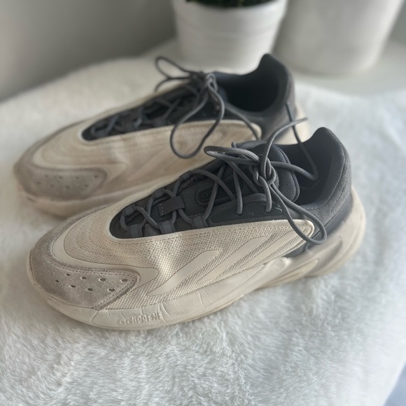 Kids Adidas Originals Ozelia Sneaker - Picture 8 of 16